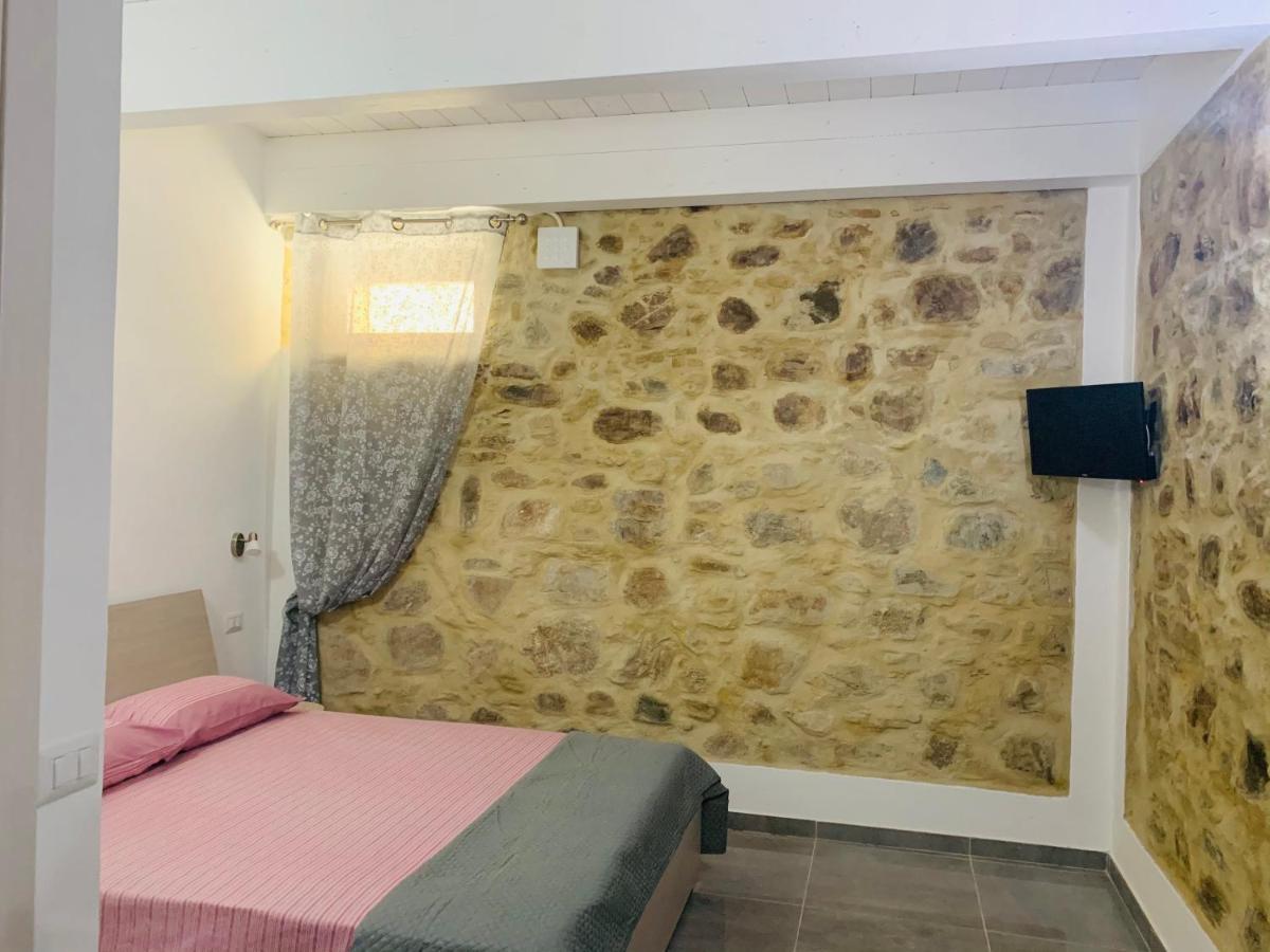 罗卡伊恩佩里亚莱 Casa Castello酒店 外观 照片