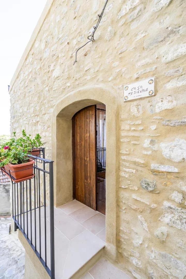 罗卡伊恩佩里亚莱 Casa Castello酒店 外观 照片