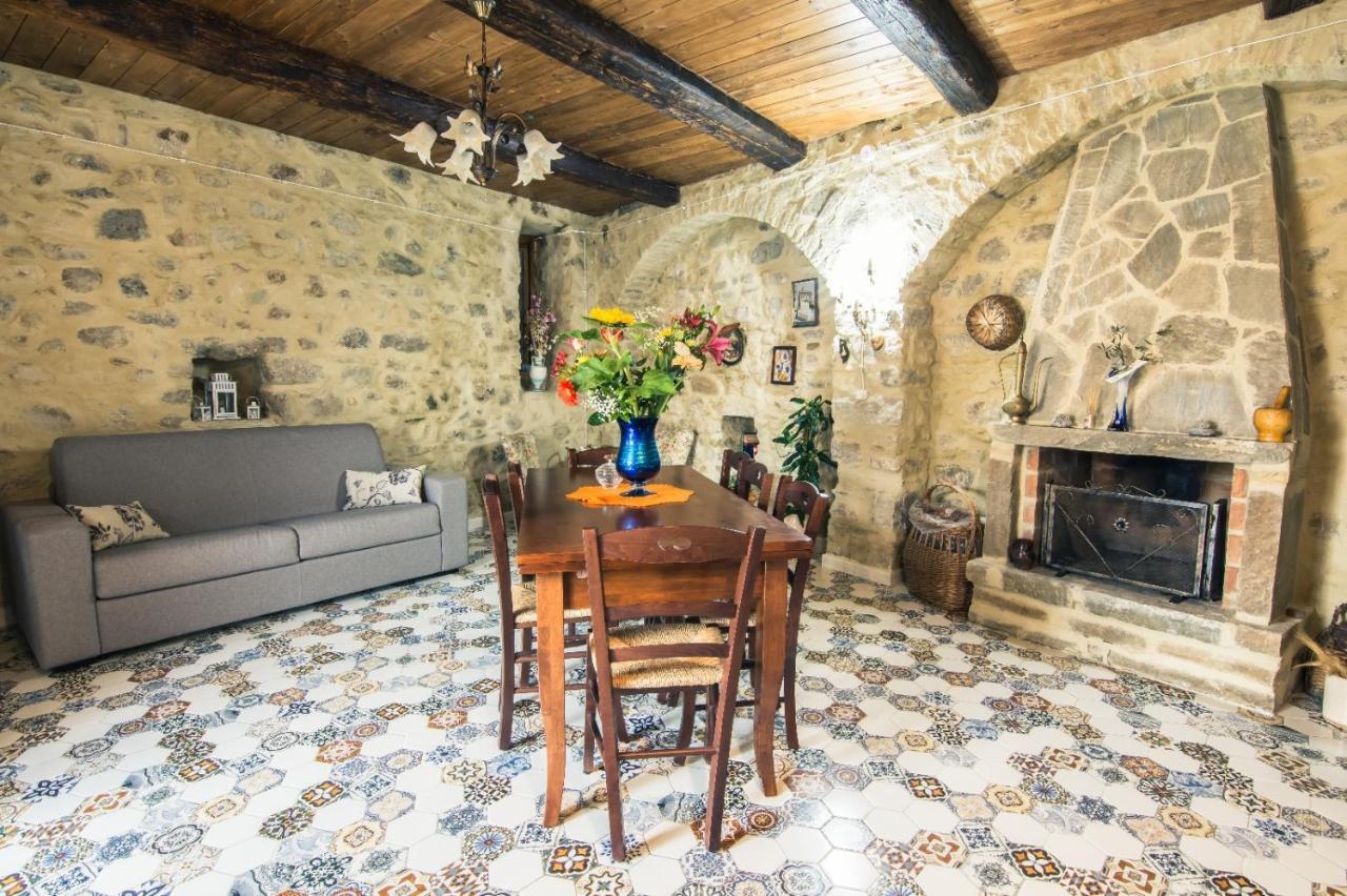 罗卡伊恩佩里亚莱 Casa Castello酒店 外观 照片