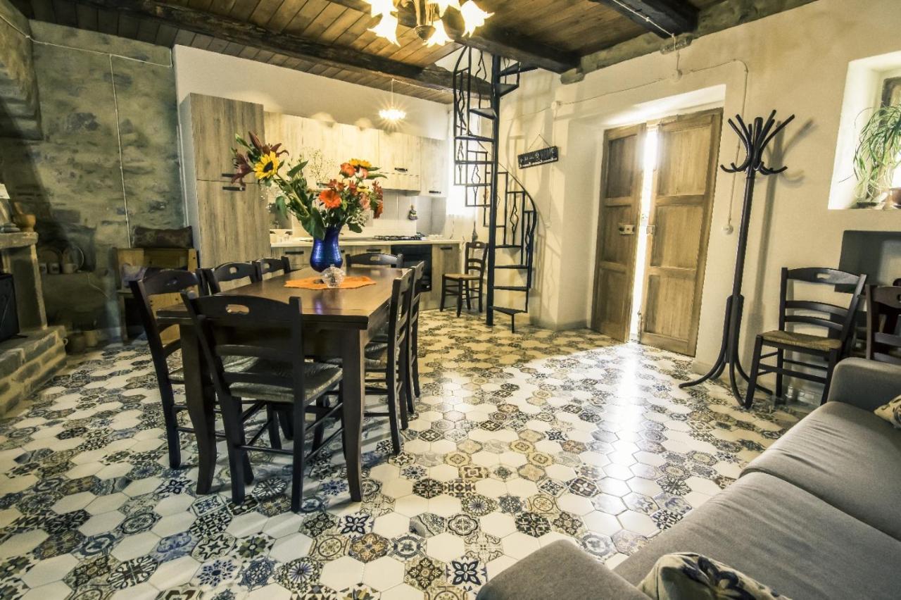 罗卡伊恩佩里亚莱 Casa Castello酒店 外观 照片